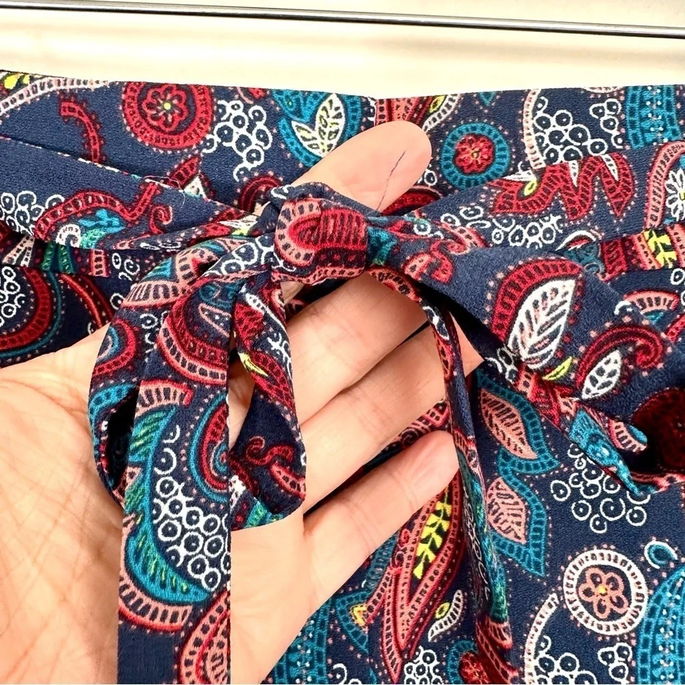 Ann Taylor LOFT Boho Paisley Patterned Belted Bow Tie Shorts Size 8